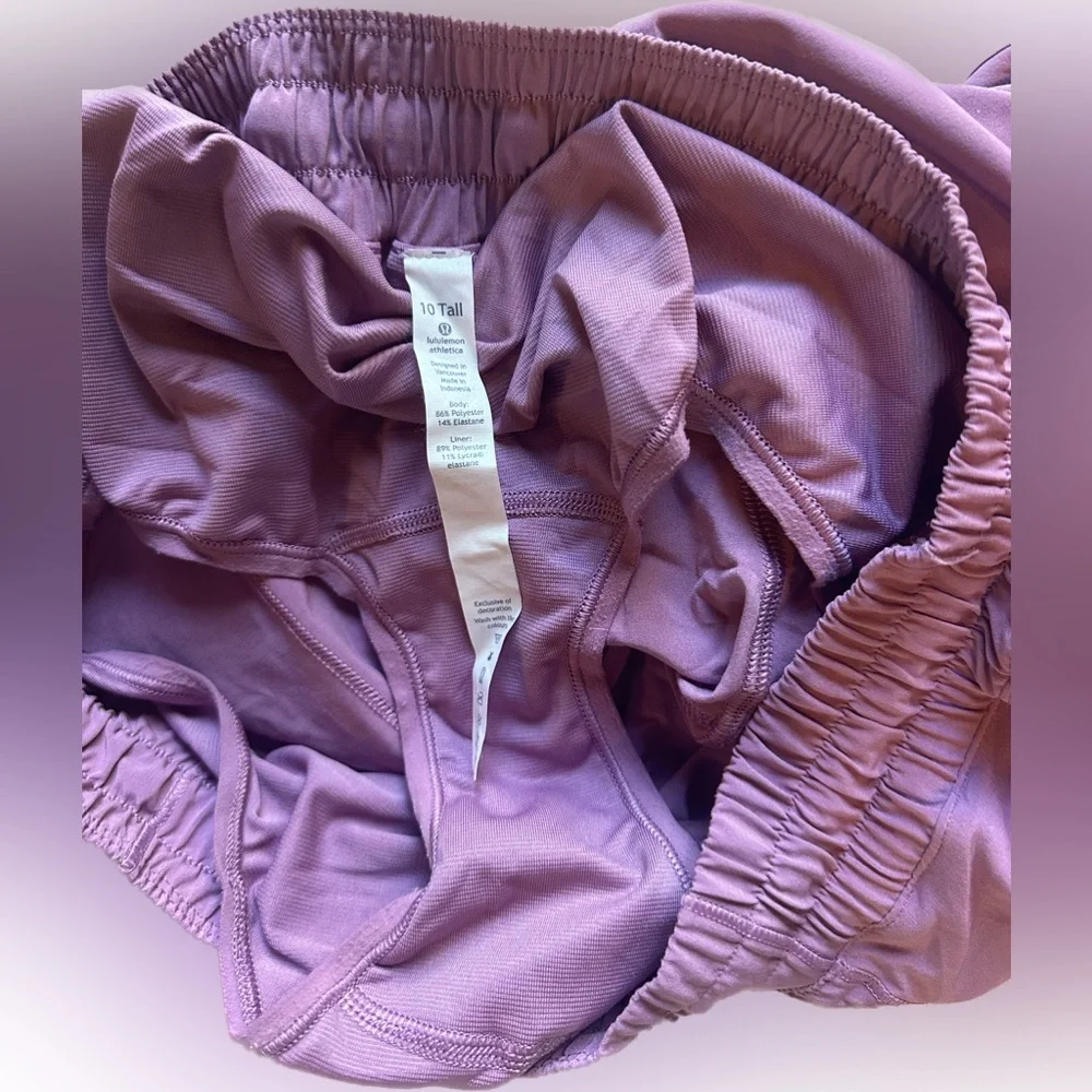 Lululemon Hotty Hot Short II (Long 4") Size 10 Tall - Picture 4 of 6
